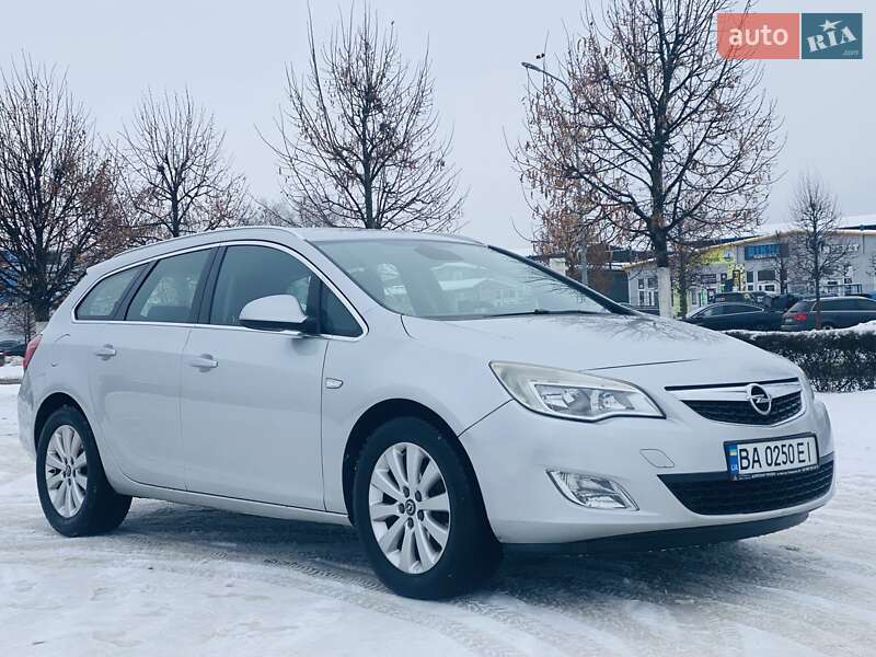 Opel Astra 2012 Opel Astra 2012