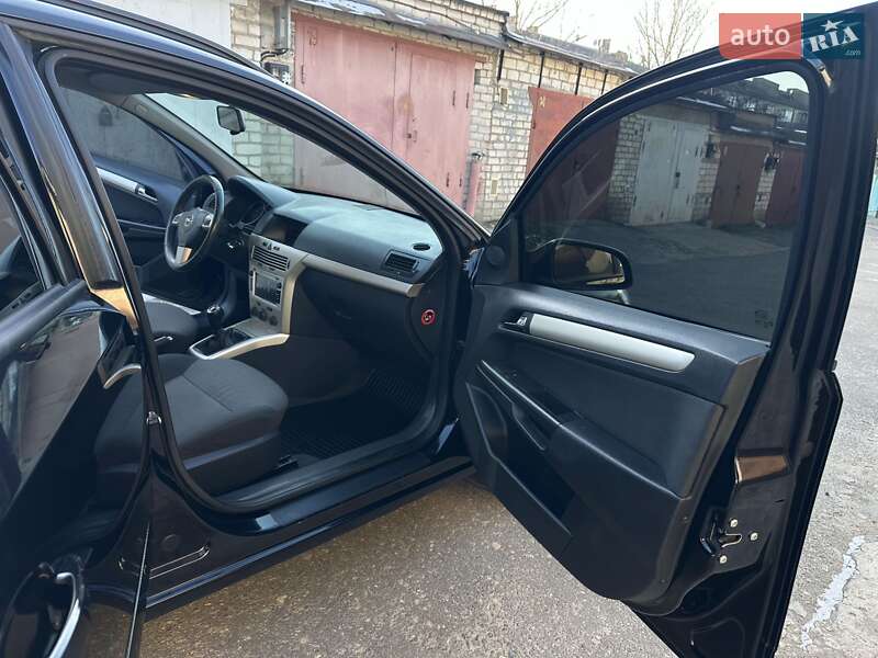 Универсал Opel Astra 2008 в Николаеве фото 26 Универсал Opel Astra 2008 в Николаеве