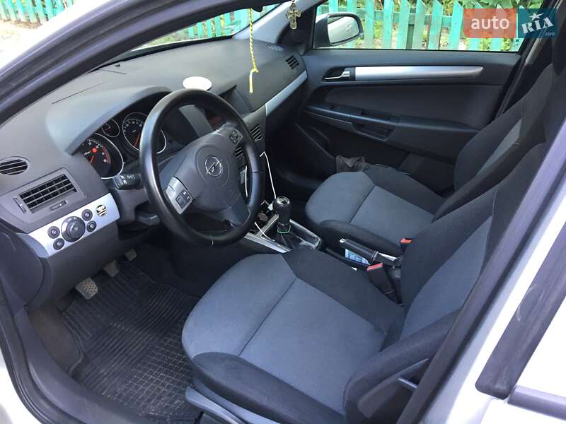 Универсал Opel Astra 2005 в Луцке