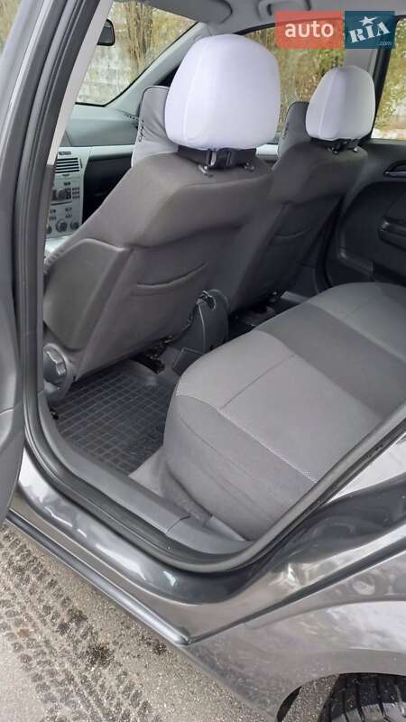 Хэтчбек Opel Astra 2009 в Киеве