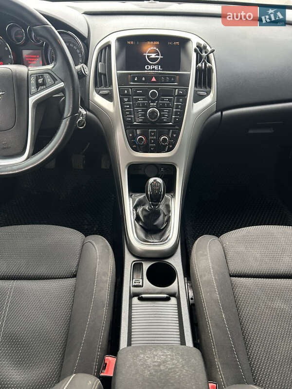 Универсал Opel Astra 2011 в Львове