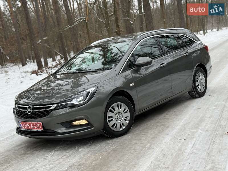 Универсал Opel Astra 2017 в Киеве