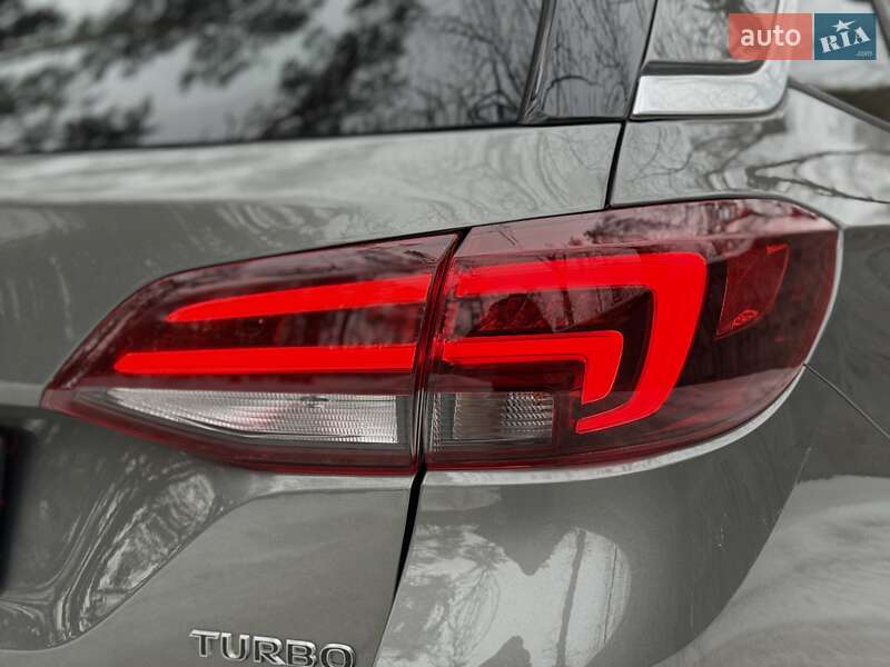 Универсал Opel Astra 2017 в Киеве