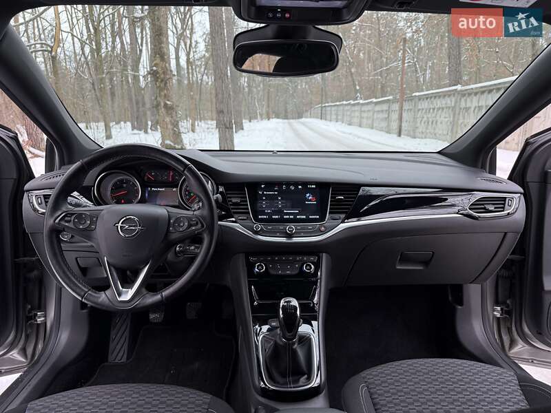Универсал Opel Astra 2017 в Киеве