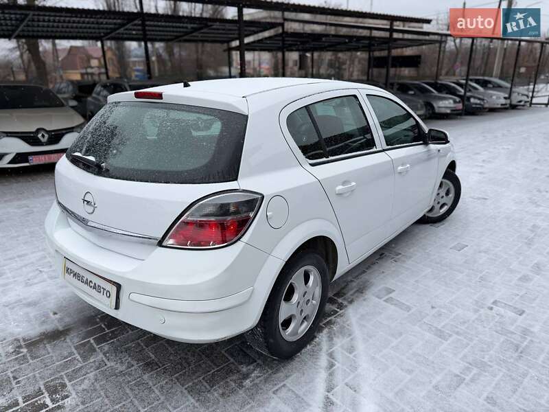 Хэтчбек Opel Astra 2009 в Кривом Роге