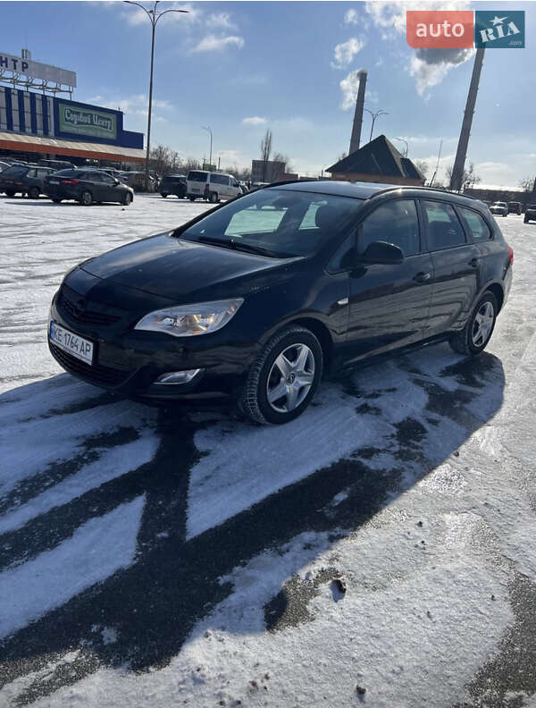 Opel Astra 2011 Opel Astra 2011