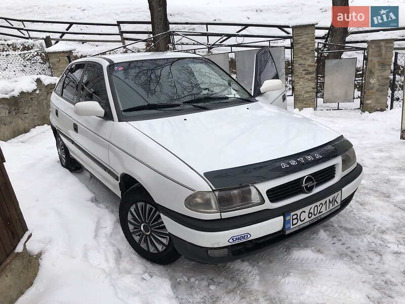 Хэтчбек Opel Astra 1995 в Косове фото 13 Хэтчбек Opel Astra 1995 в Косове