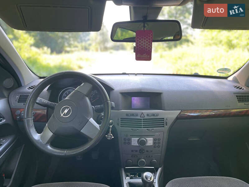 Хэтчбек Opel Astra 2004 в Звягеле фото 4 Хэтчбек Opel Astra 2004 в Звягеле
