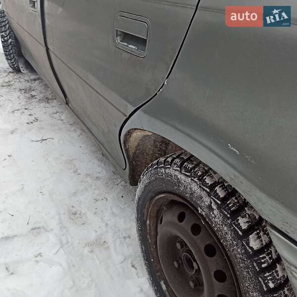 Седан Opel Astra 1993 в Змиеве
