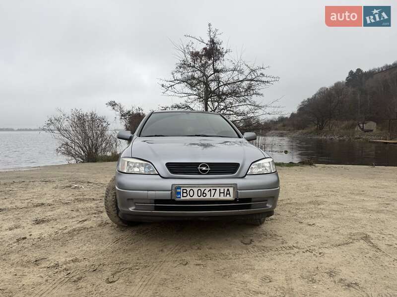 Седан Opel Astra 2008 в Богуславе