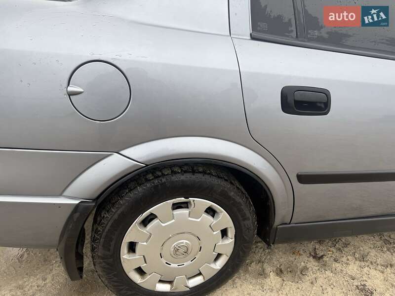 Седан Opel Astra 2008 в Богуславе