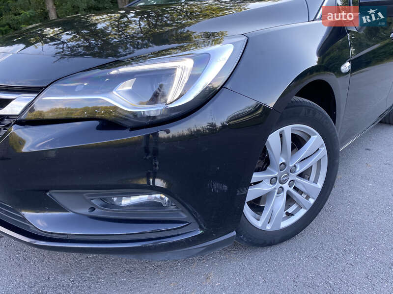 Універсал Opel Astra 2017 в Дунаївцях