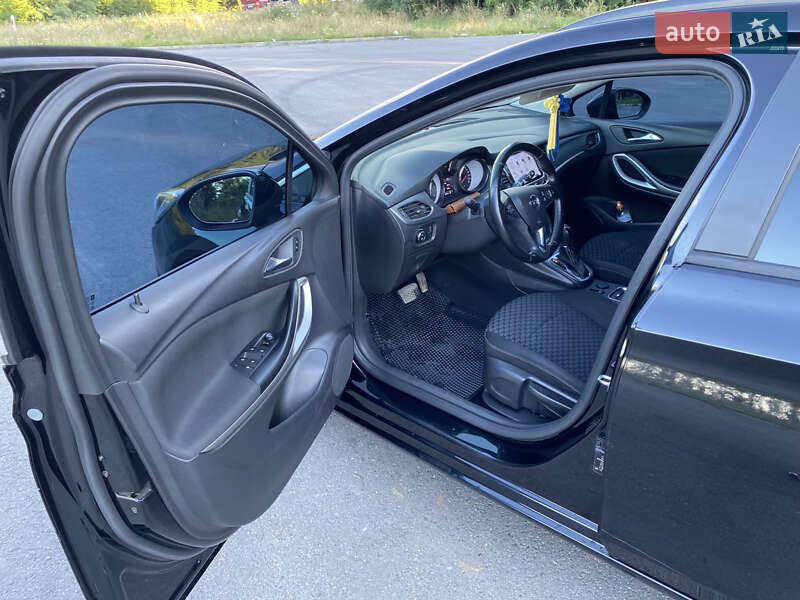 Універсал Opel Astra 2017 в Дунаївцях