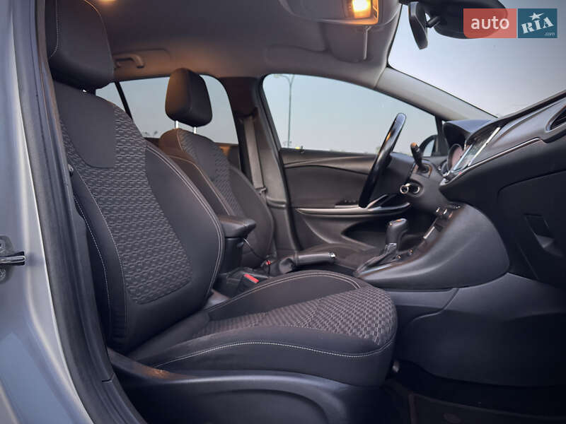 Универсал Opel Astra 2018 в Киеве фото 42 Универсал Opel Astra 2018 в Киеве
