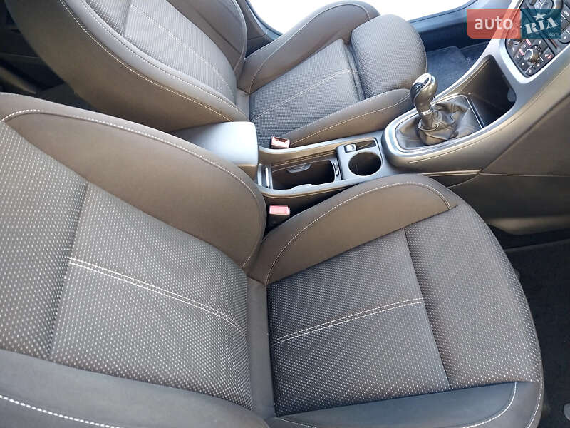 Универсал Opel Astra 2016 в Самборе