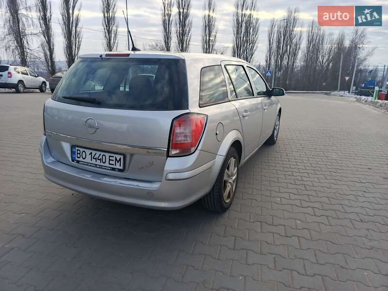 Универсал Opel Astra 2009 в Хмельницком