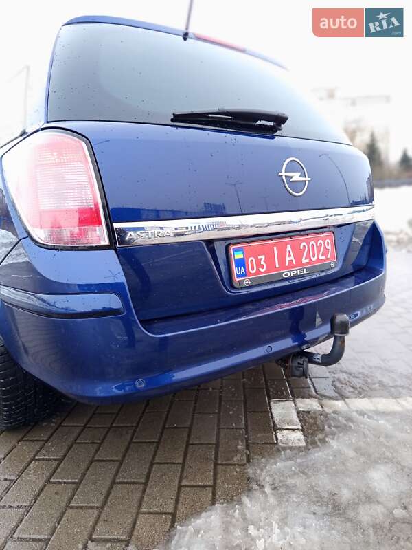 Универсал Opel Astra 2009 в Дрогобыче
