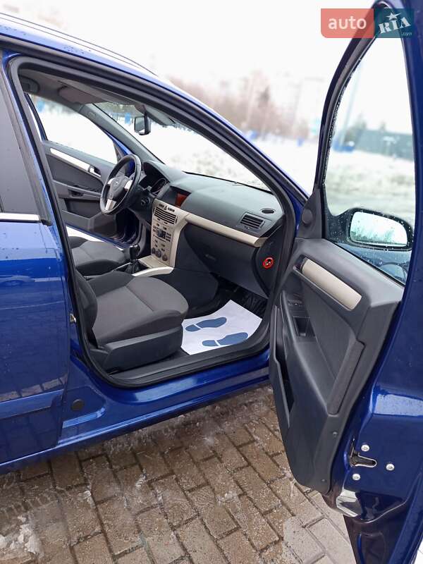 Универсал Opel Astra 2009 в Дрогобыче