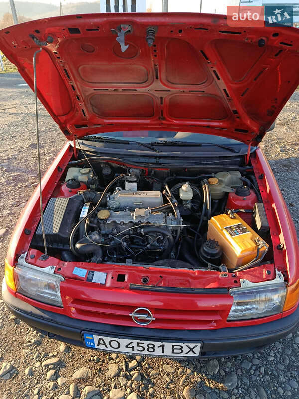 Универсал Opel Astra 1994 в Иршаве