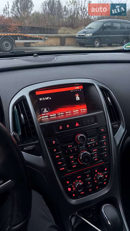 Универсал Opel Astra 2014 в Хмельницком