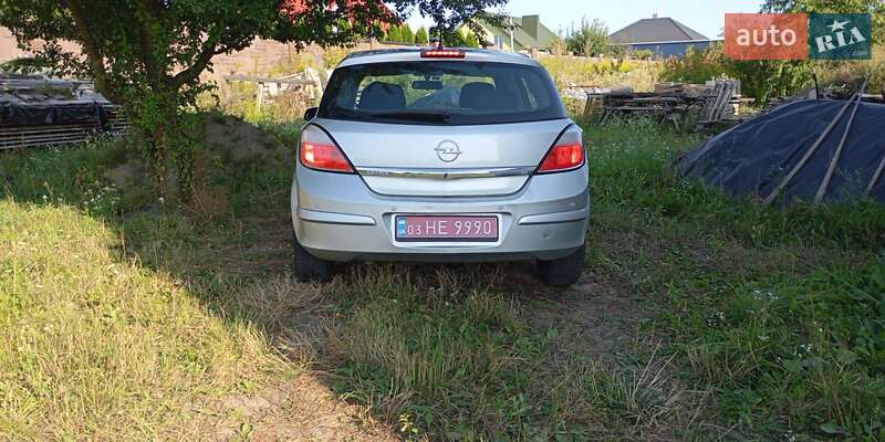Хэтчбек Opel Astra 2005 в Луцке