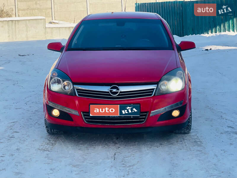 Хэтчбек Opel Astra 2012 в Киеве