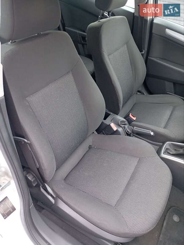 Хэтчбек Opel Astra 2005 в Луцке