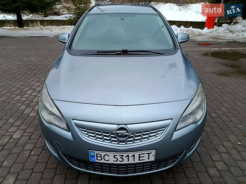 Универсал Opel Astra 2011 в Сколе
