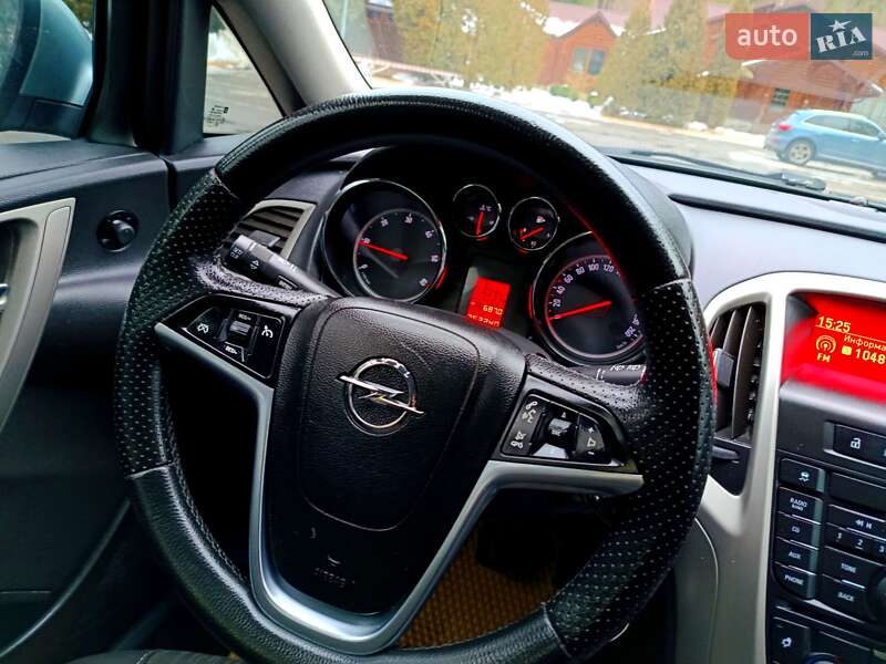 Универсал Opel Astra 2011 в Сколе