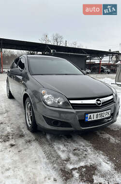 Хэтчбек Opel Astra 2012 в Смеле