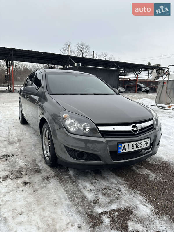 Opel Astra 2012