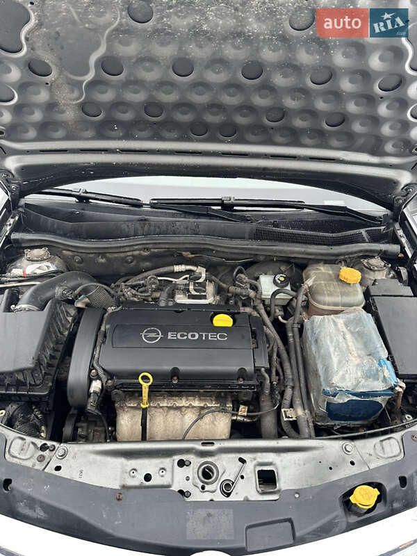 Хэтчбек Opel Astra 2012 в Смеле