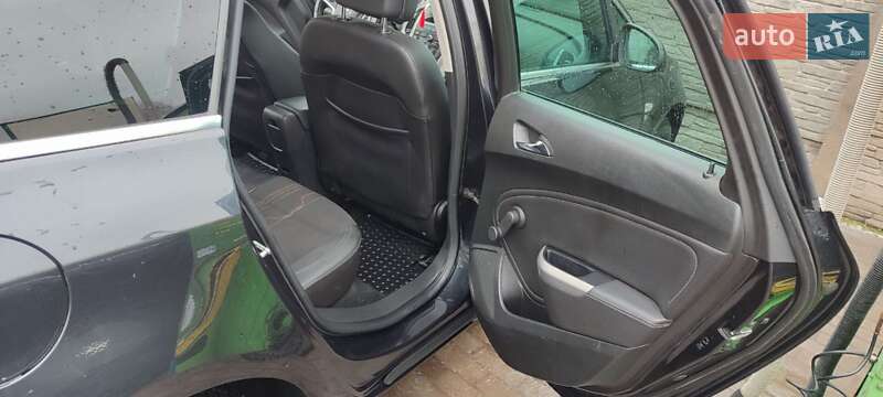 Универсал Opel Astra 2012 в Днепре