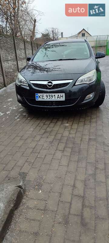 Универсал Opel Astra 2012 в Днепре