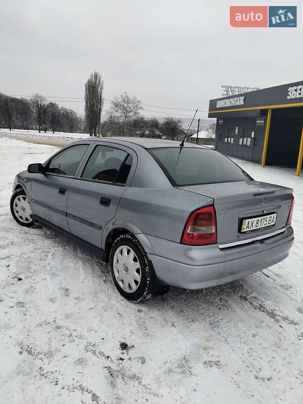 Седан Opel Astra 2003 в Харькове