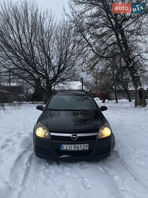Универсал Opel Astra 2005 в Костополе
