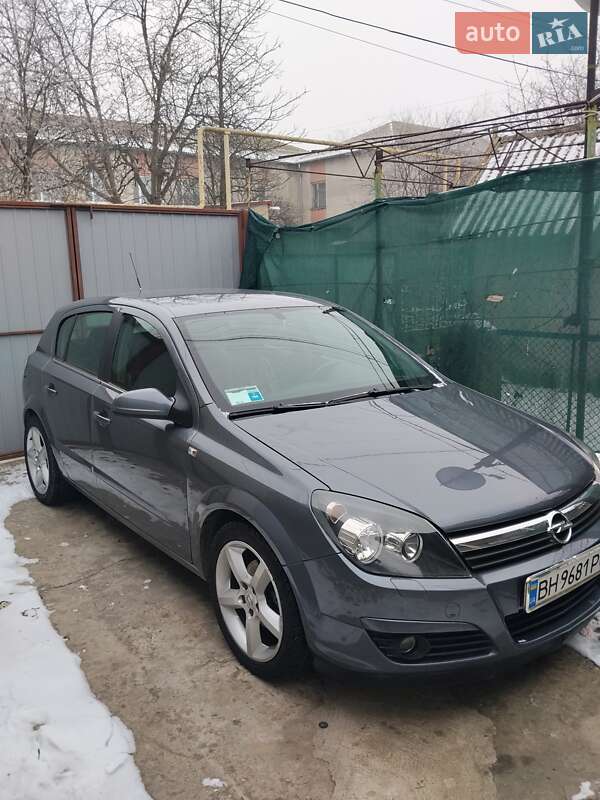 Хэтчбек Opel Astra 2005 в Белгороде-Днестровском