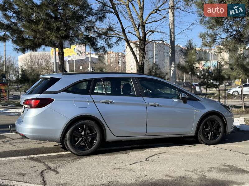 Универсал Opel Astra 2019 в Одессе