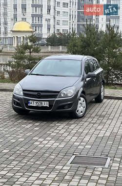 Хетчбек Opel Astra 2010 в Івано-Франківську