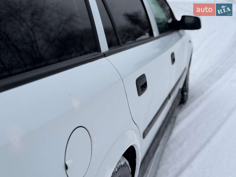 Универсал Opel Astra 2001 в Черновцах