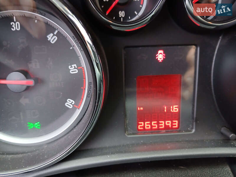 Универсал Opel Astra 2011 в Умани