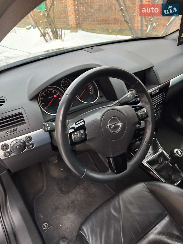 Универсал Opel Astra 2008 в Луцке
