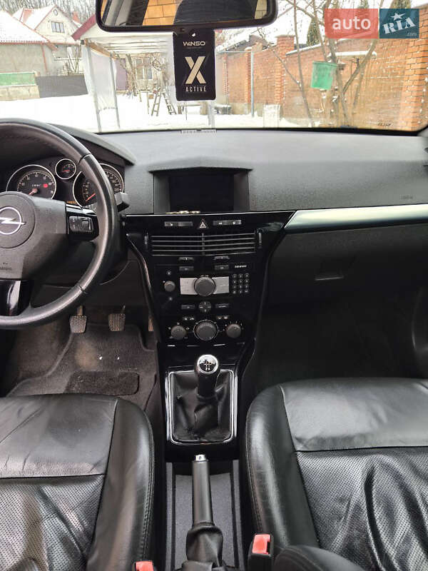 Универсал Opel Astra 2008 в Луцке