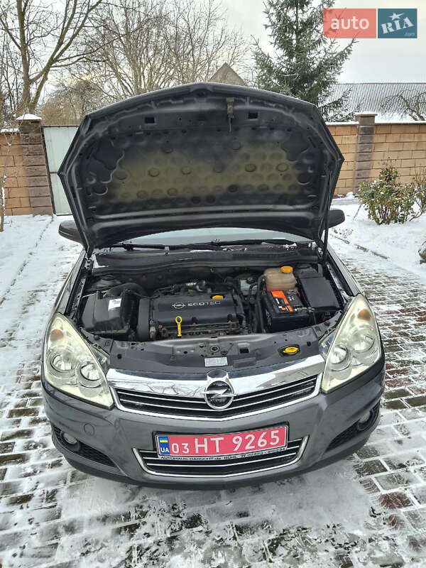 Универсал Opel Astra 2008 в Луцке