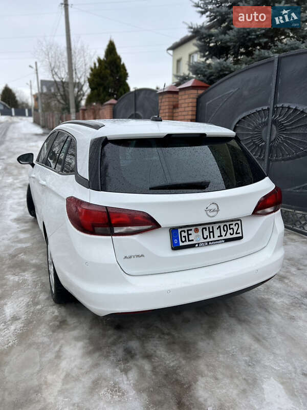 Универсал Opel Astra 2018 в Львове