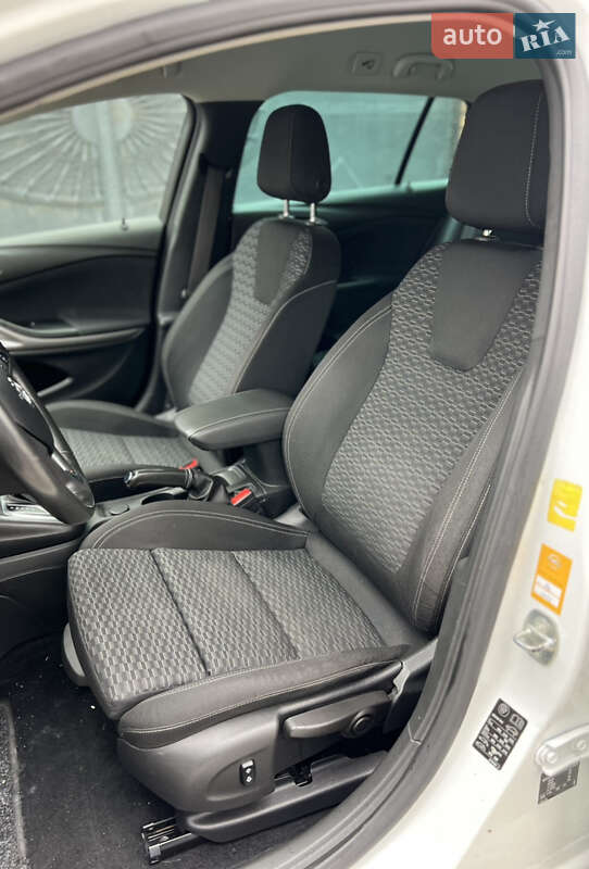 Универсал Opel Astra 2018 в Львове