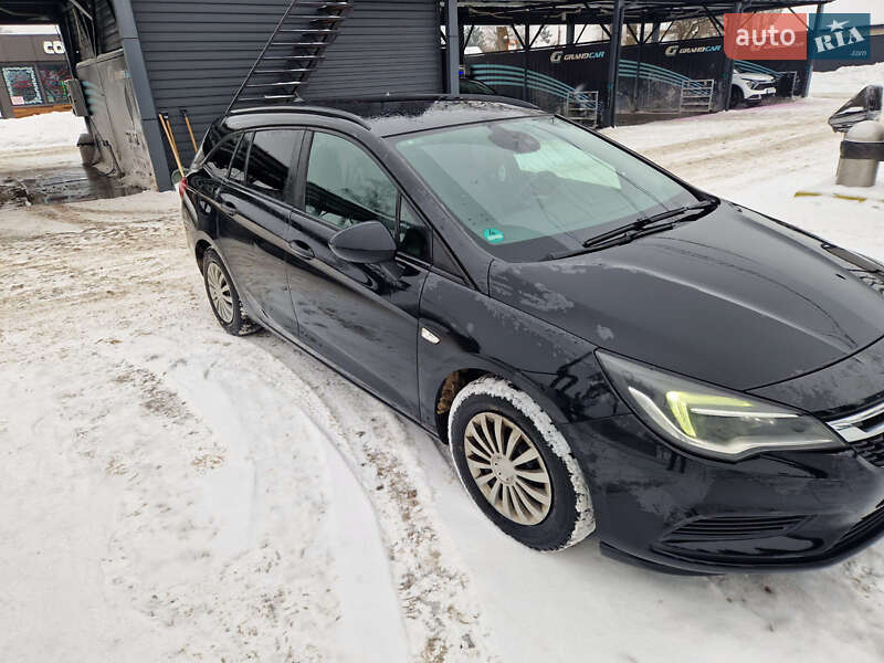Универсал Opel Astra 2018 в Коростене