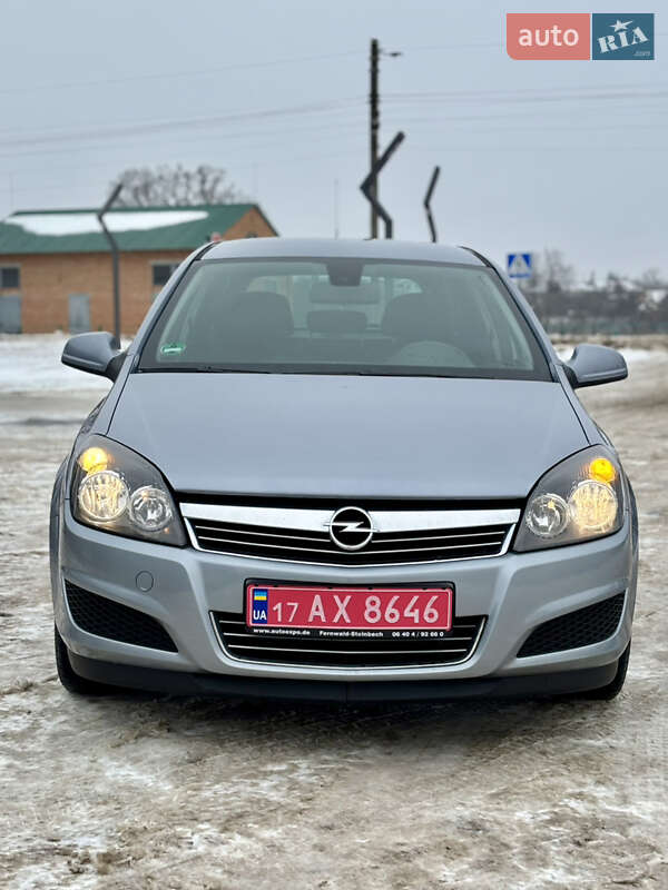 Универсал Opel Astra 2010 в Лубнах