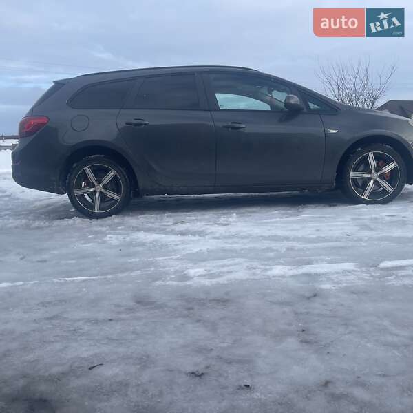 Универсал Opel Astra 2011 в Сарнах