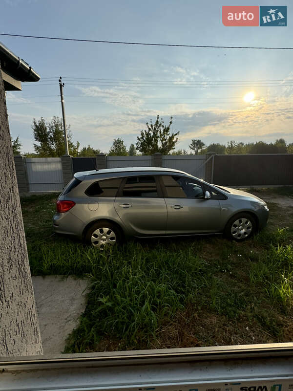 Универсал Opel Astra 2011 в Киеве фото 3 Универсал Opel Astra 2011 в Киеве